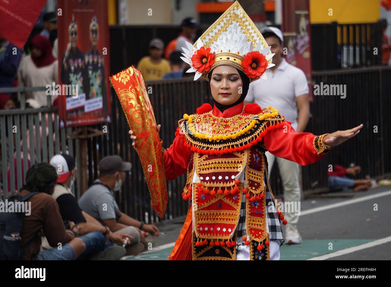 Baris Vatertanz aus Bali auf DEM BEN Carnival. Dieser Tanz ist ein heiliger Tanz, der das Böse abstößt Stockfoto