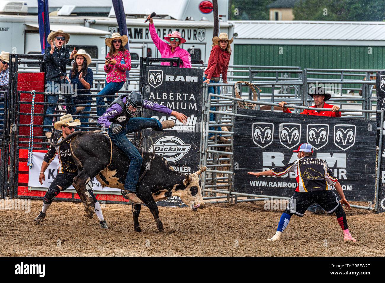 Amerikanisches Rodeo, das heute im Westen der USA und Kanada besonders beliebt ist. Aus der Arbeit mit Rindern. Stockfoto