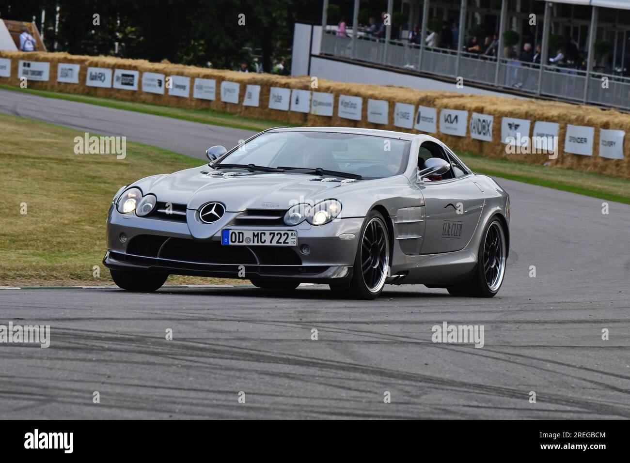 Mercedes-Benz SLR 722, Mercedes-Benz SLR Club, Mitglieder, die diese legendären Autos auf eine lebhafte Fahrt auf den berühmten Hügel, Goodwood Festival of Speed, G, nehmen Stockfoto