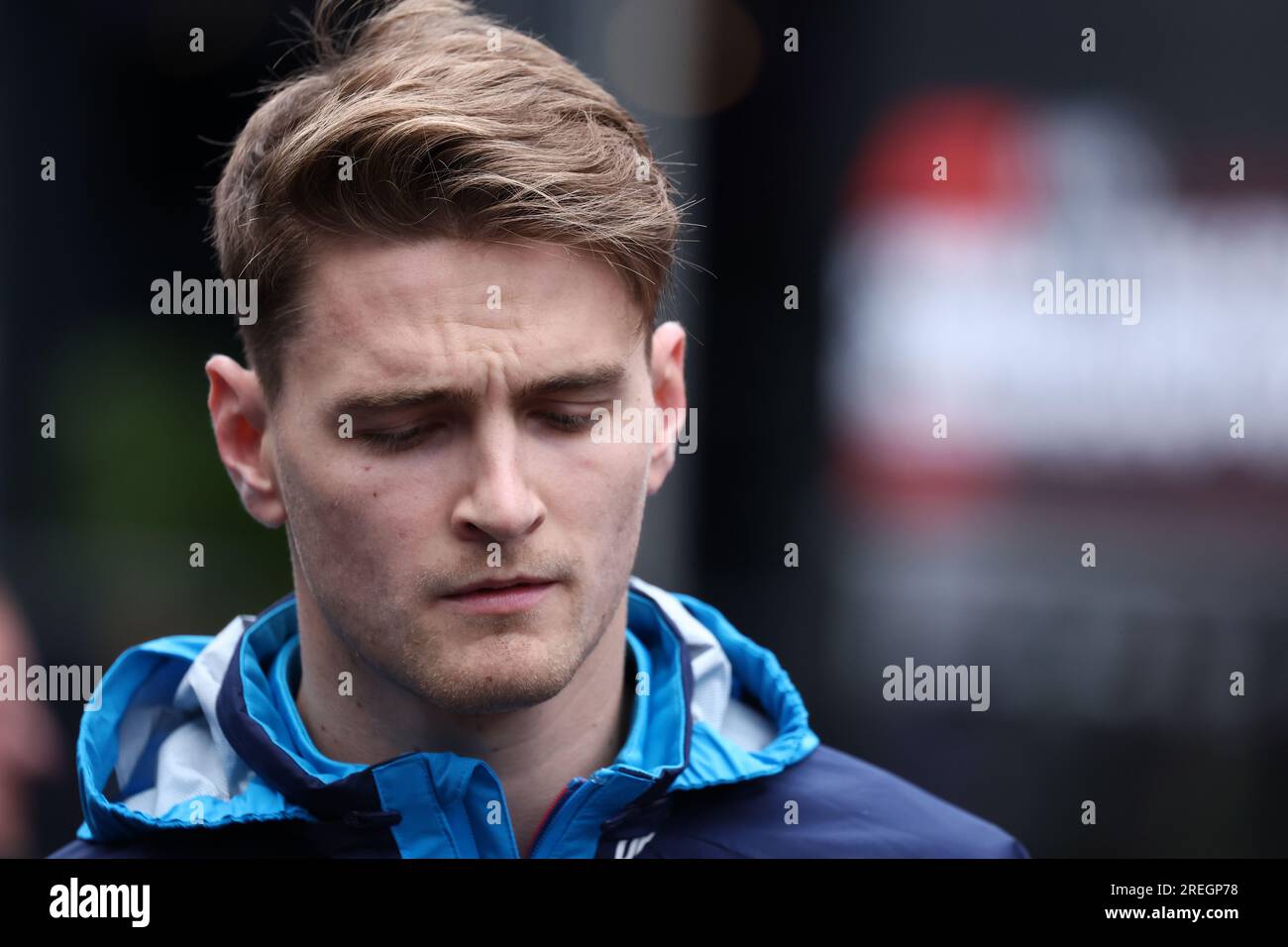 Stavelot, Belgien. 28. Juli 2023 Logan Sargeant of Williams Racing in der Koppel vor dem Training vor dem F1 Grand Prix von Belgien im Spa Francorchamps am 28. Juli 2023 in Stavelot, Belgien. Kredit: Marco Canoniero/Alamy Live News Stockfoto