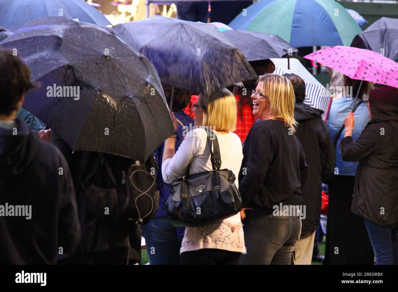 GLOBALES SIEDEN. KLIMAWANDEL. STEIGENDER MEERESSPIEGEL. TREIBHAUSEFFEKT. WETTER. EXTREME WETTEREREIGNISSE. WENDEPUNKT. DAS LEBEN. Stockfoto
