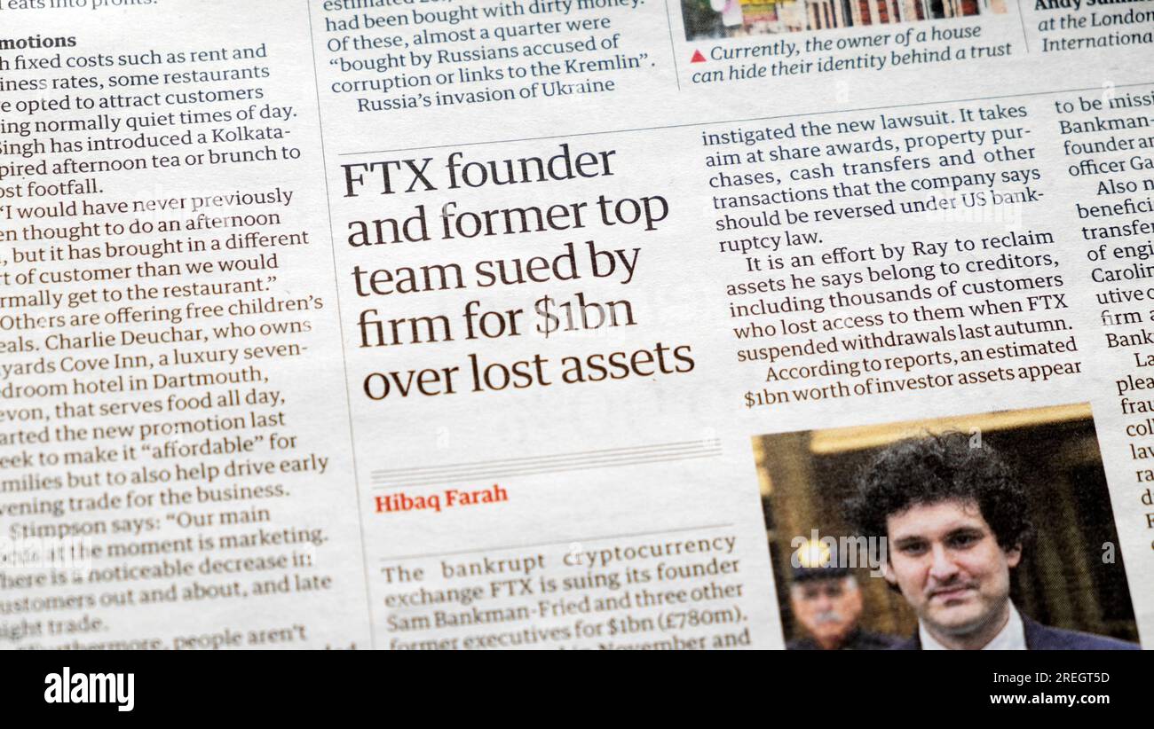 „FTX Gründer und ehemaliges Top-Team verklagt von Firma wegen verlorener Vermögenswerte 1bn US-Dollar“ Schlagzeile der Zeitung Guardian 21. Juli 2023 Sam Bankman-Fried Artikel London UK Stockfoto