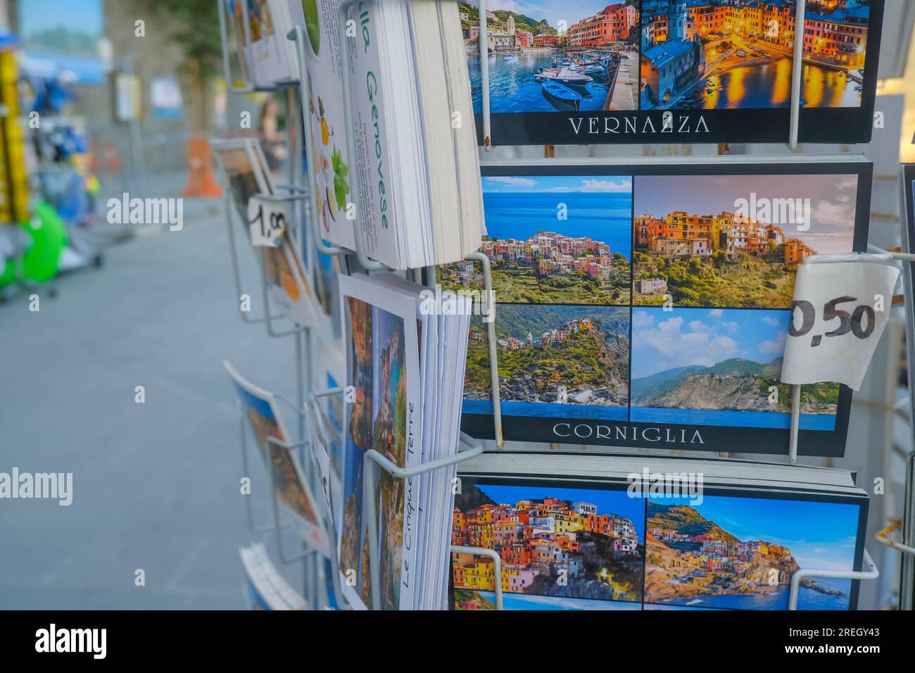 Monterosso, Italien: Postkarten mit Fotos von Orten des Nationalparks Cinque Terre und des Dorfes Corniglia, Vernazza Stockfoto