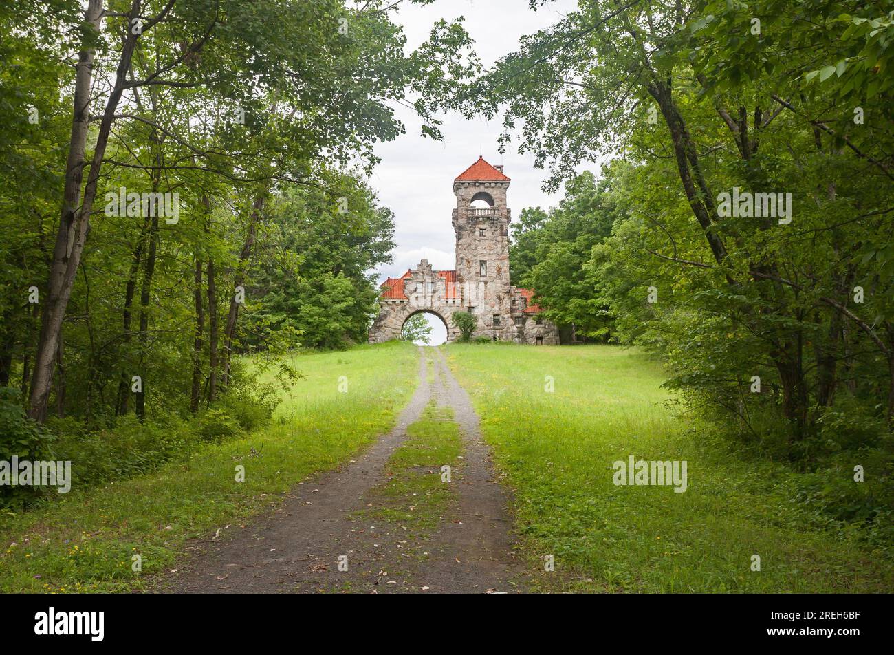 Mohonk Testimonial Gateway wurde von der Town of New Paltz Historic Preservation Commission als historisches Wahrzeichen ausgewiesen. Stockfoto