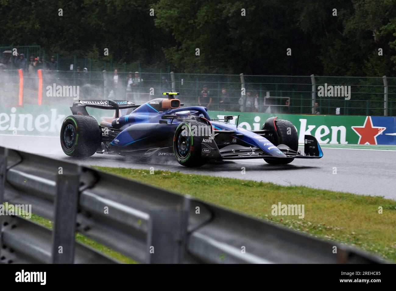 Stavelot, Belgien. 28. Juli 2023. Logan Sargeant of Williams Racing auf der Rennstrecke während des Freitrainings vor dem F1 Grand Prix von Belgien im Spa Francorchamps am 28. Juli 2023 in Stavelot, Belgien. Kredit: Marco Canoniero/Alamy Live News Stockfoto