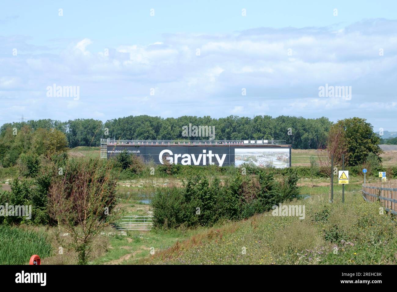 Gravitation ist ein eleganter Campus in der Nähe von Bridgewater, der auf dem Gelände des ehemaligen Royal Ordnance Site Bridgwater erbaut wurde. Bald wird es der Standort einer GIGA-Fabrik sein Stockfoto