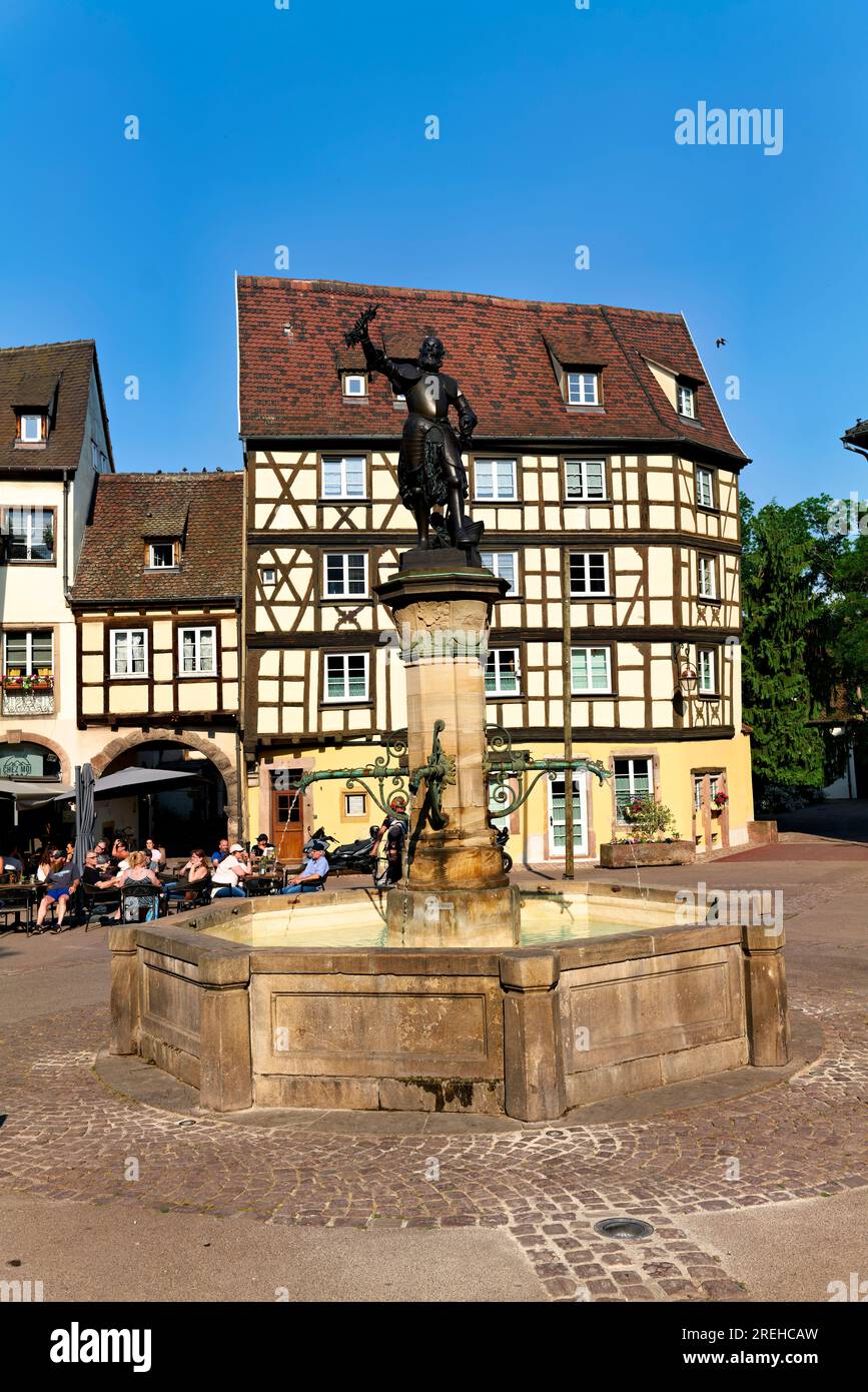 Colmar Elsass Frankreich. Elsässer Weinstraße. Die Holzrahmenhäuser in der Altstadt Stockfoto