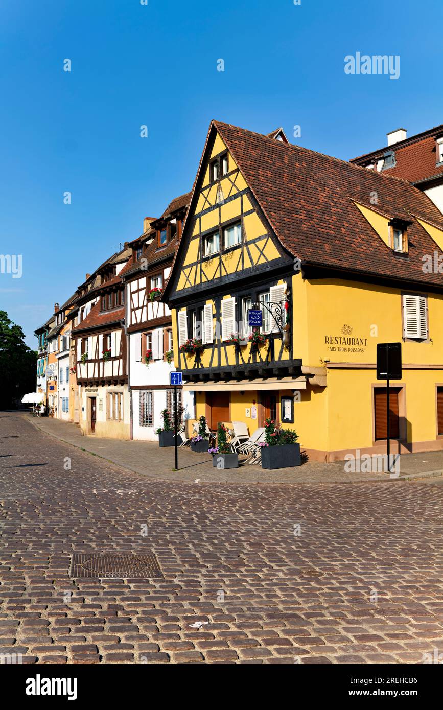 Colmar Elsass Frankreich. Elsässer Weinstraße. Die Holzrahmenhäuser in Petite Venise Stockfoto