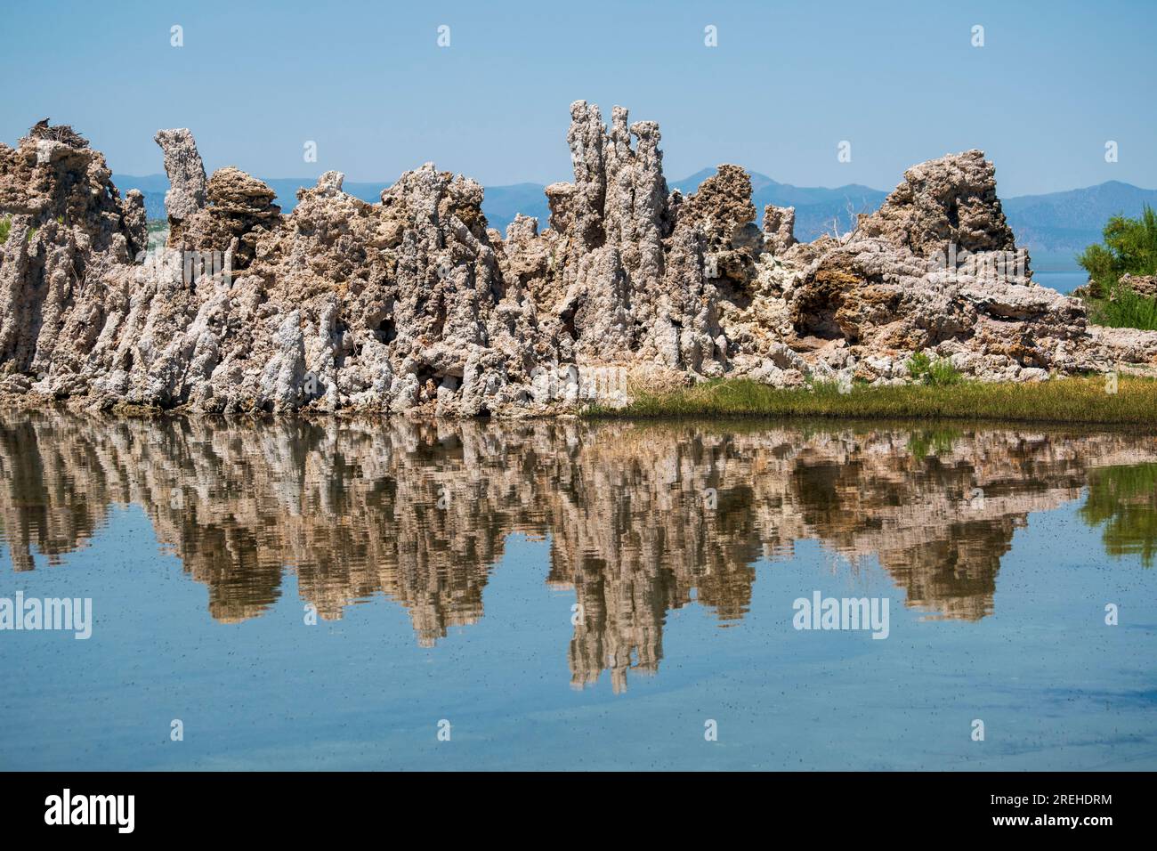 Die South Tufas und Navy Beach Felsformationen am Mono Lake sind ziemlich ungewöhnlich und ein großartiger Zwischenstopp in der östlichen Sierra von Kalifornien. Stockfoto