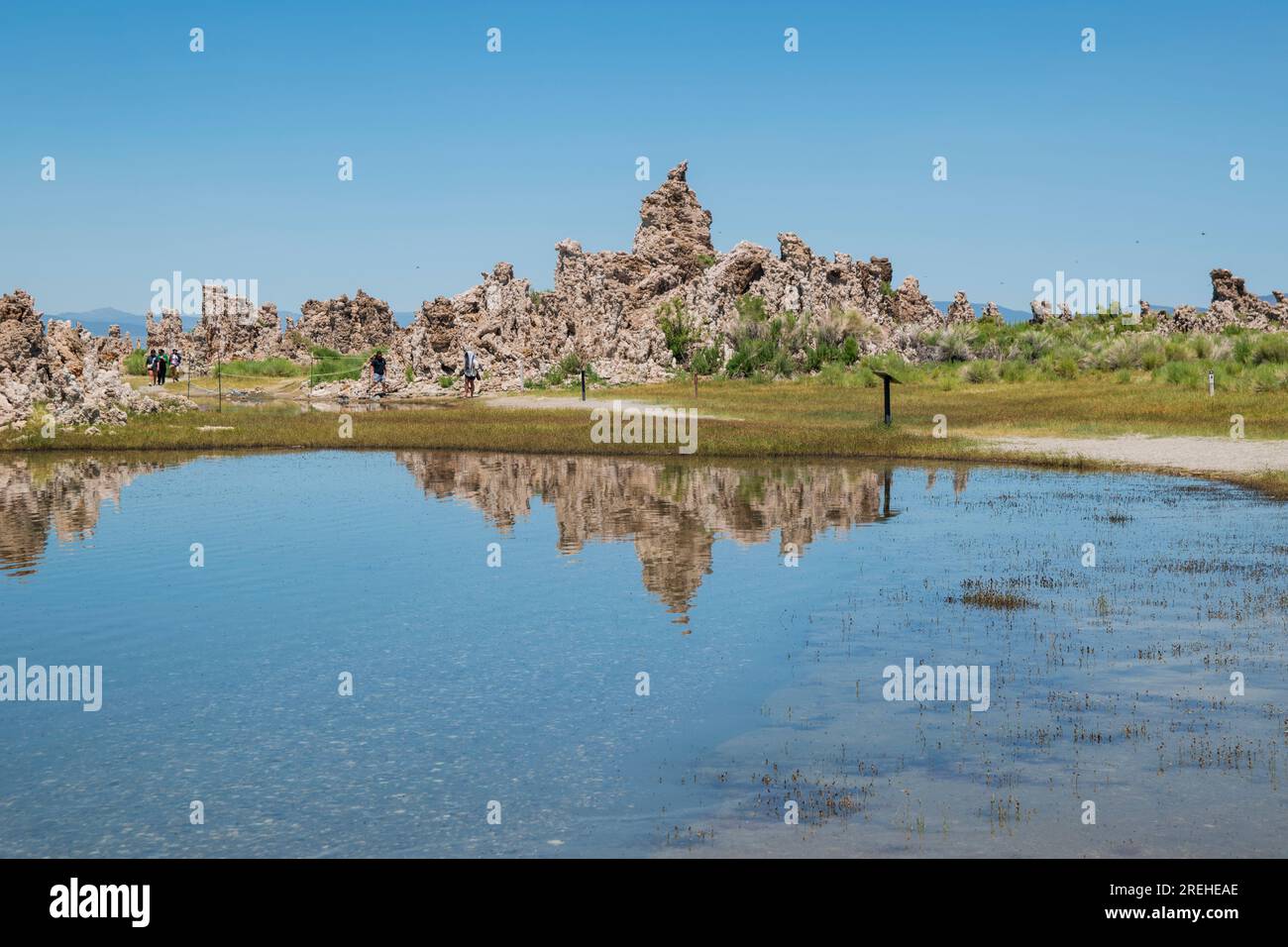 Die South Tufas und Navy Beach Felsformationen am Mono Lake sind ziemlich ungewöhnlich und ein großartiger Zwischenstopp in der östlichen Sierra von Kalifornien. Stockfoto