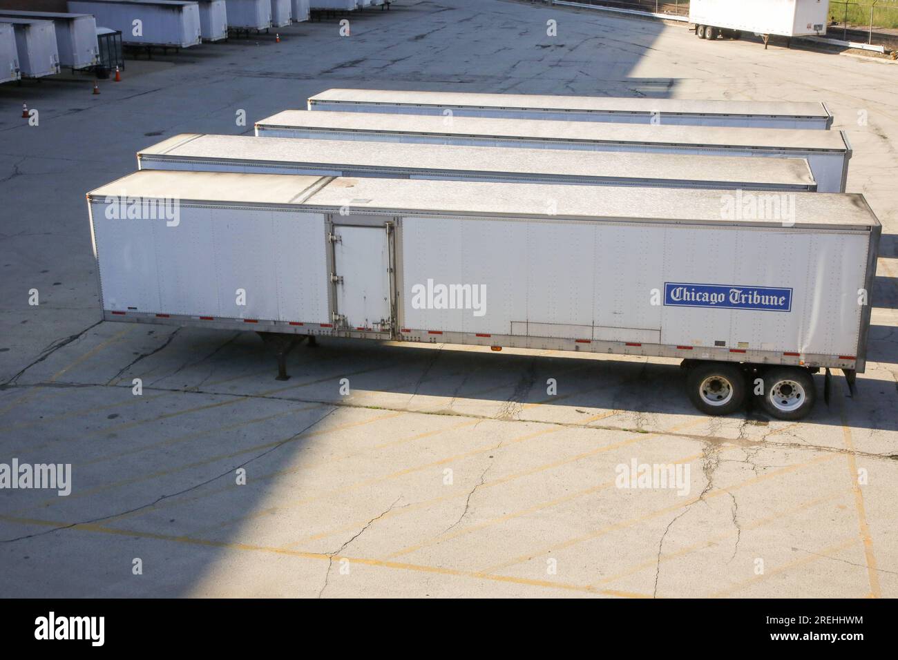 Der Standort der ehemaligen Druckerei des Chicago Tribune Freedom Center steht leer, wo am 27. Juli 2023 in River West, Chicago, ein BallyÕs Chicago Casino gebaut wird. BallyÕs wurde der Vermieter von TribuneÕs, als es das 30 Hektar große Grundstück für $200 Millionen Dollar kaufte und nach Genehmigung durch das Rathaus von ChicagoÕs eine Verkaufsleaseback auf das Grundstück vergab. Das Kasino wird voraussichtlich 2026 eröffnet. (Fotos von: Alexandra Buxbaum/Sips USA) Guthaben: SIPA USA/Alamy Live News Stockfoto
