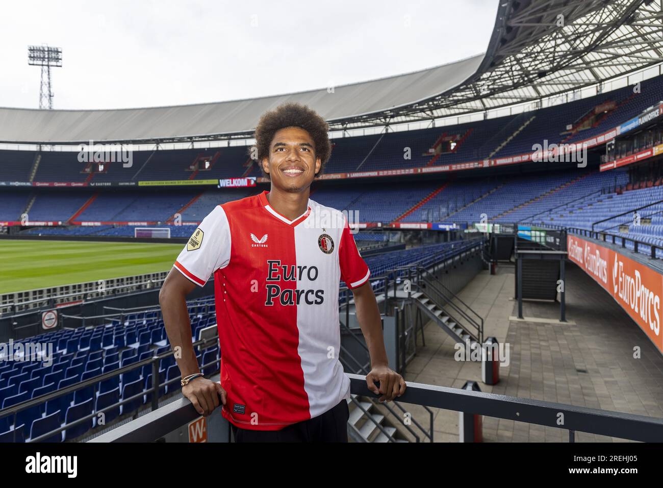 ROTTERDAM - Fußballspieler Calvin Stengs während seiner Präsentation in Feyenoord. Der 24-jährige Angreifer kommt von OGC Nice. Der siebenmalige Internationale von Orange hat einen vierjährigen Vertrag mit dem nationalen Champion unterzeichnet. AP WILLEM VERNES Stockfoto