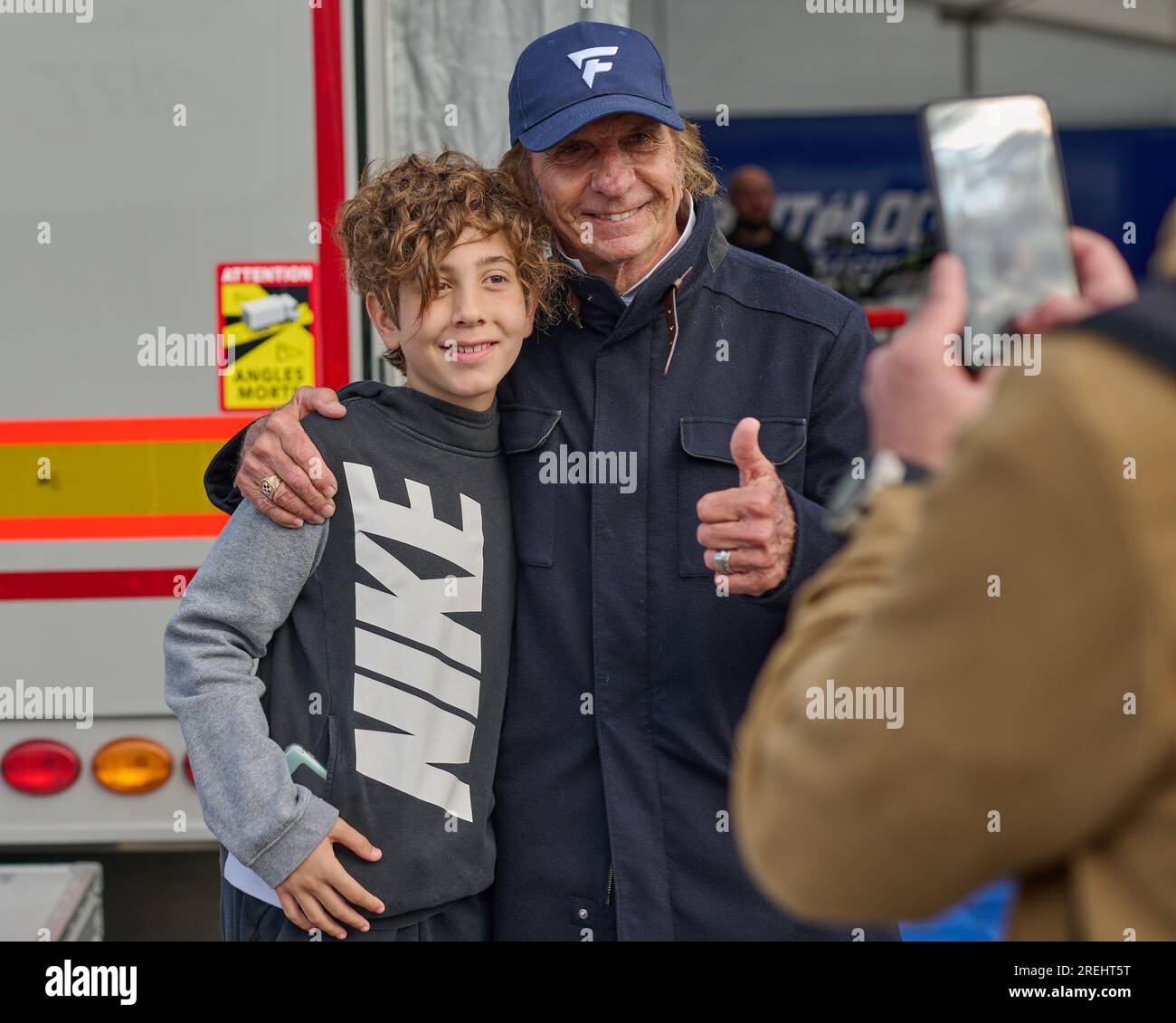 22.05.2023. Montmelo, Spanien, Emersson Fittialdi macht Fotos mit Fans. Stockfoto