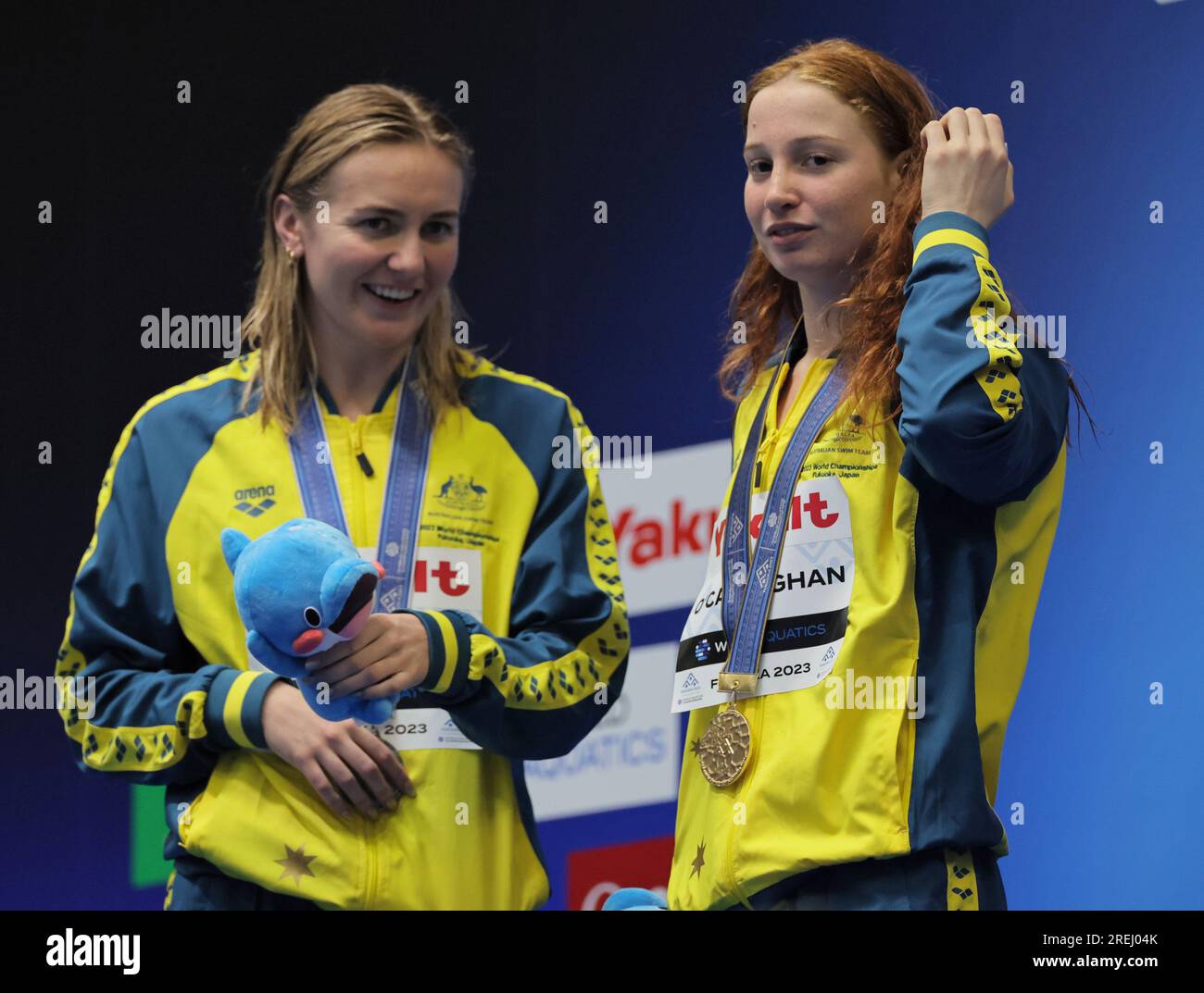 Australian Ariarne TITMUS (L), silver, Mollie O'CALLAGHAN, winner, pose ...