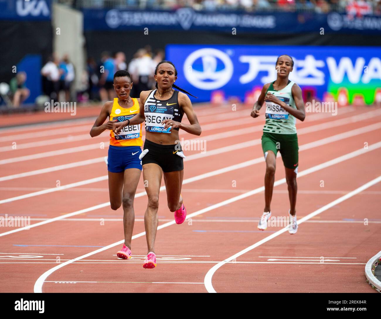 Beatrice Chebet aus Kenia, Gudaf Tsegay aus Äthiopien und Sifan Hassan aus den Niederlanden, die an der 5000m für Frauen im Wanda Diamond League Lond teilnehmen Stockfoto