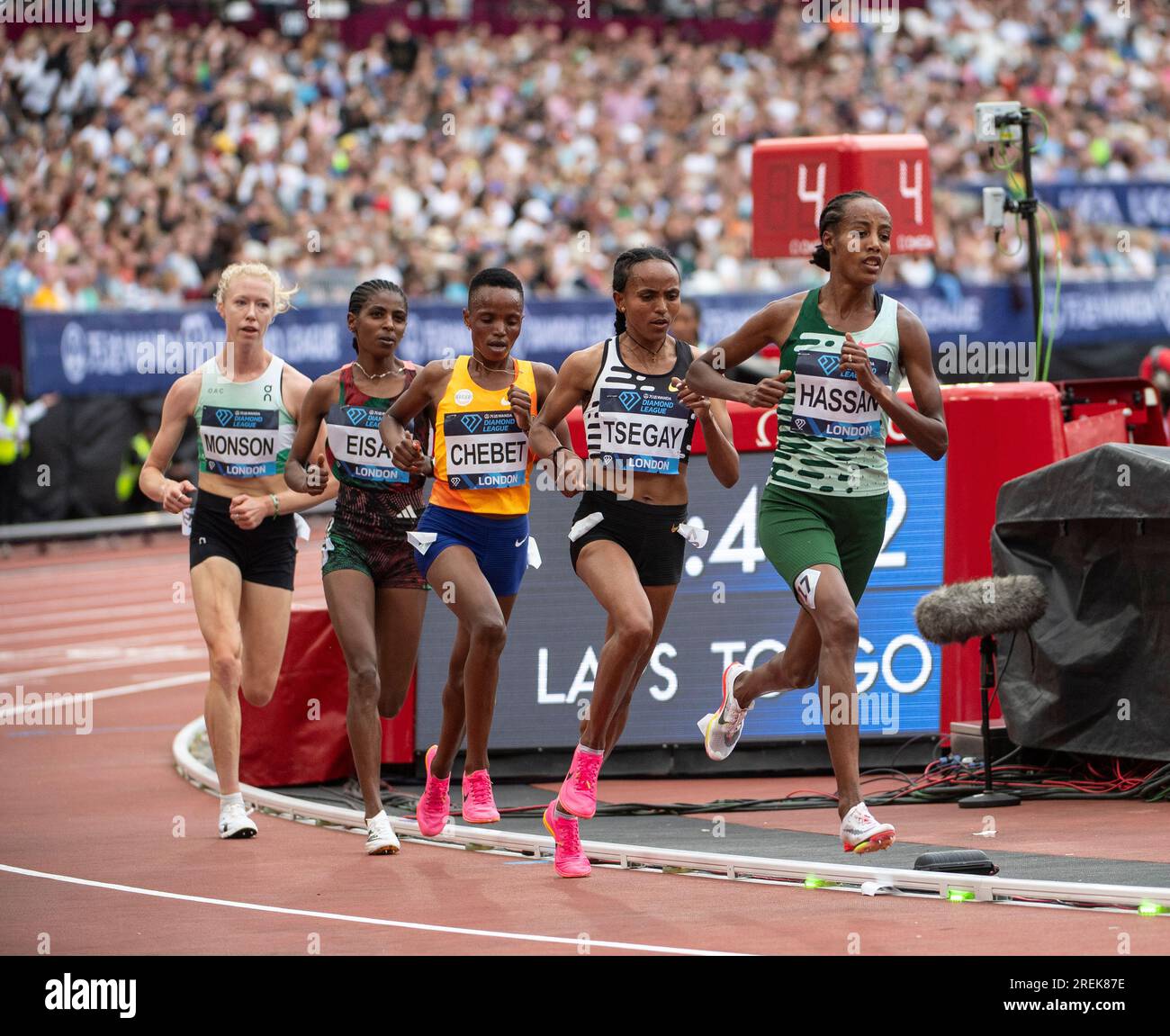 Beatrice Chebet aus Kenia, Gudaf Tsegay aus Äthiopien und Sifan Hassan aus den Niederlanden, die an der 5000m für Frauen im Wanda Diamond League Lond teilnehmen Stockfoto