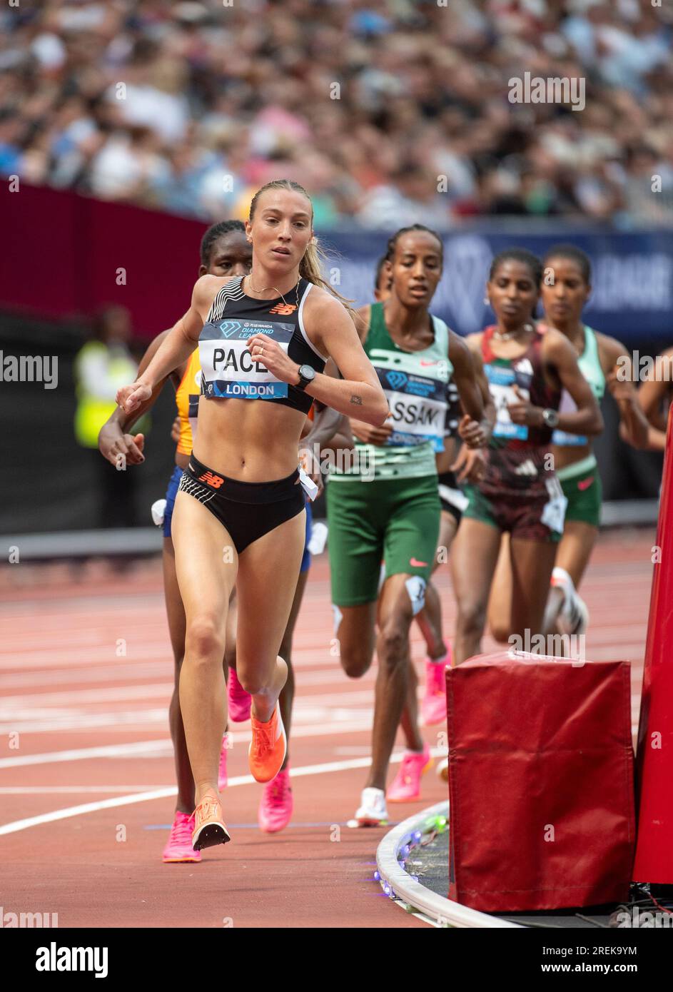 Rose Davies (Pacemaker) in den 5000m Frauen auf der Wanda Diamond League London Event, London Stadium am 23. Juli 2023. Foto von Gary Mitchell Stockfoto