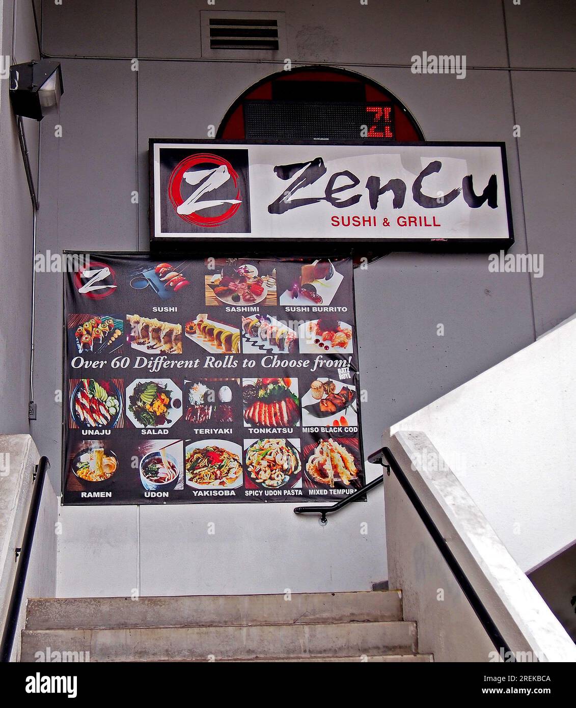 ZenCu Sushi and Grill Japanisches Restaurant im Little Tokyo District im Zentrum von Los Angeles, Kalifornien Stockfoto