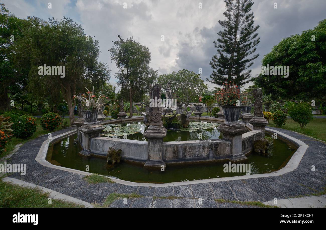 Ujung Water Palace ist ein ehemaliger Palast in Karangasem Regency, Bali, Indonesien. Auch bekannt als Ujung Park, Waterpaleis oder Sukasada Park. Stockfoto