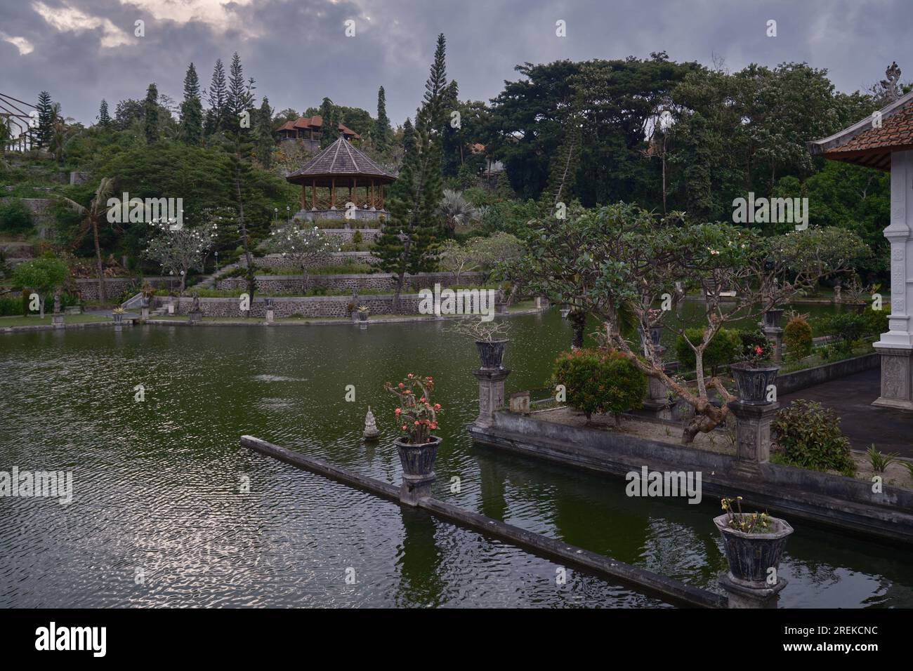 Ujung Water Palace ist ein ehemaliger Palast in Karangasem Regency, Bali, Indonesien. Auch bekannt als Ujung Park, Waterpaleis oder Sukasada Park. Stockfoto