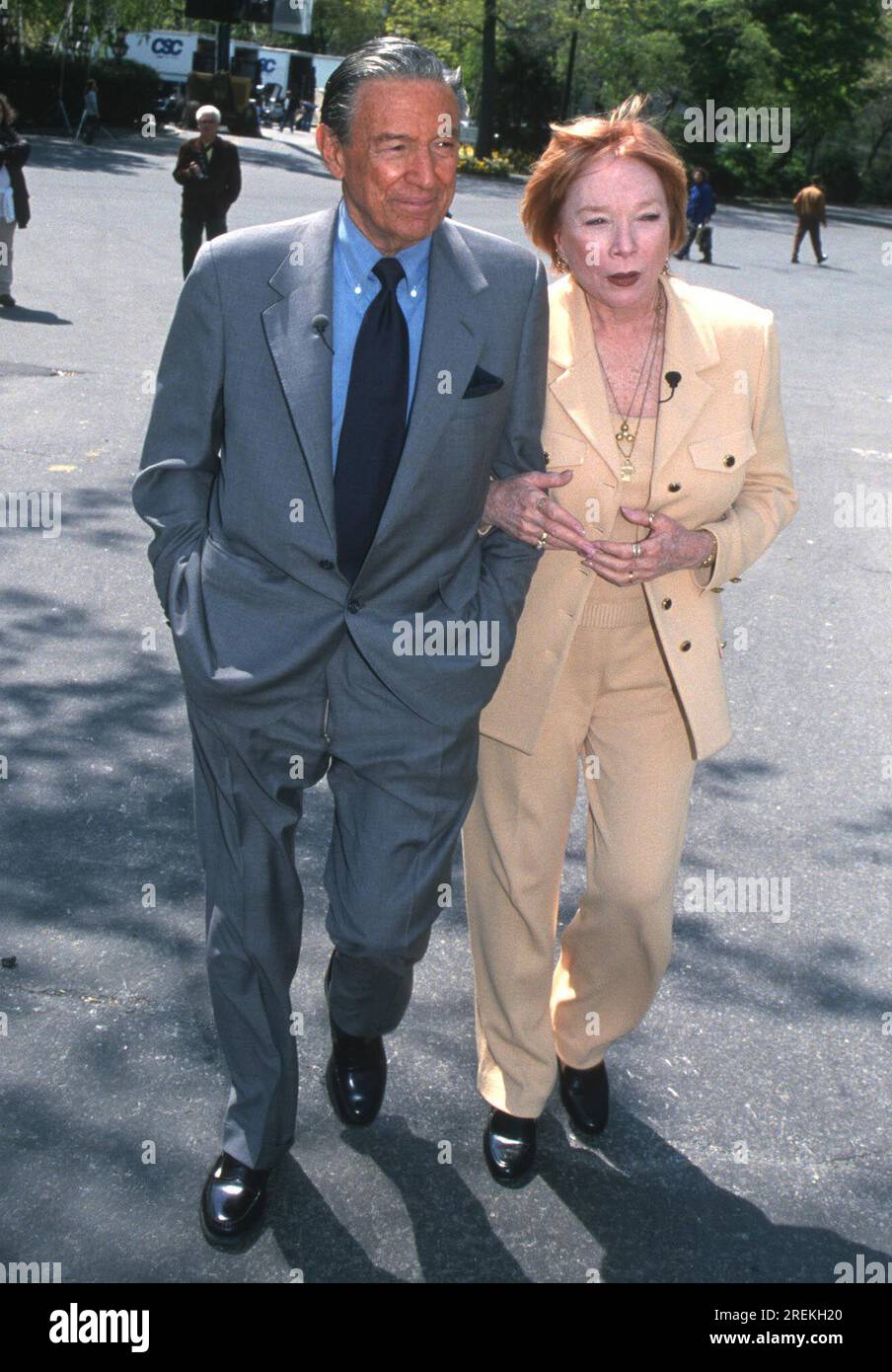 2000 Shirley MacLaine Mike Wallace John Barrett/PHOTOlink Stockfoto