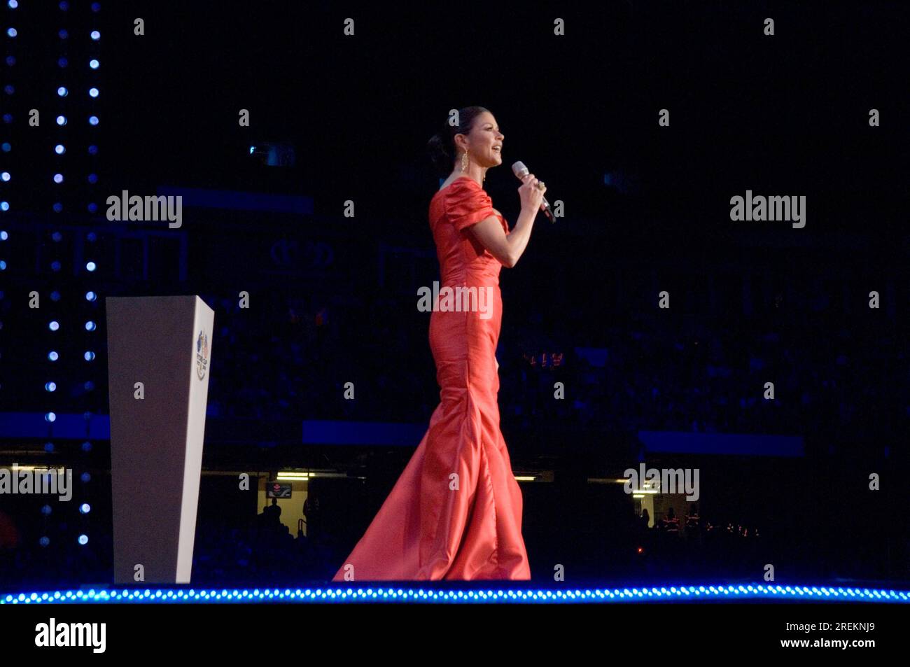 Catherine Zeta Jones beim Welcome to Wales / Ryder Cup Konzert im Millennium Stadium in Cardiff am 29. September 2010, bei dem sie mitgeholfen hat. Stockfoto