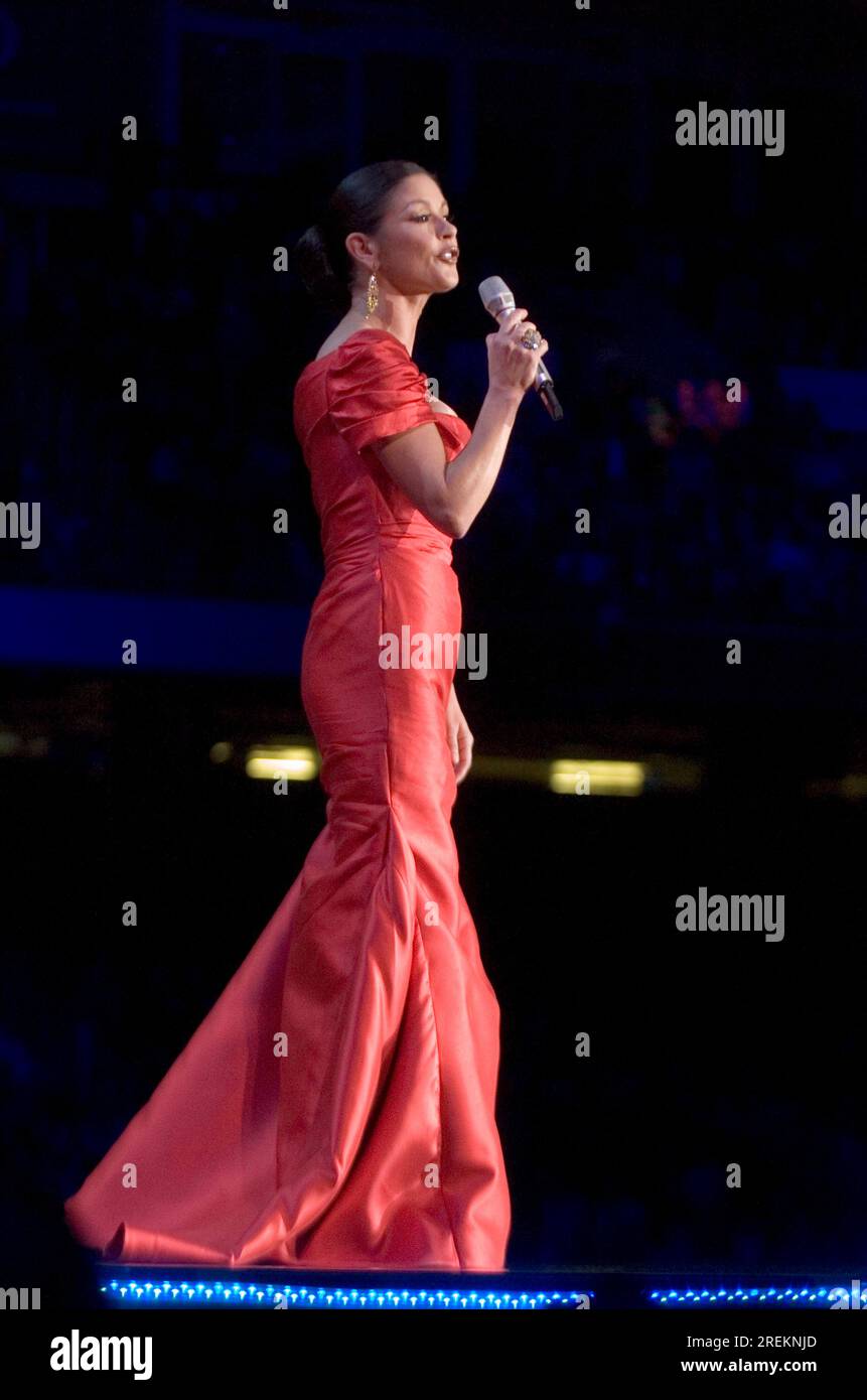 Catherine Zeta Jones beim Welcome to Wales / Ryder Cup Konzert im Millennium Stadium in Cardiff am 29. September 2010, bei dem sie mitgeholfen hat. Stockfoto