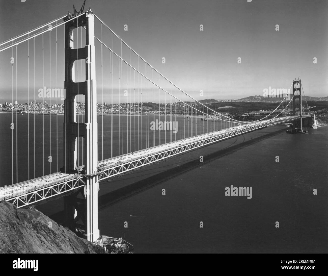 San Francisco, Kalifornien: April 1937 die Golden Gate Bridge wurde vor ihrer Eröffnung am 27. Mai fertiggestellt. Stockfoto