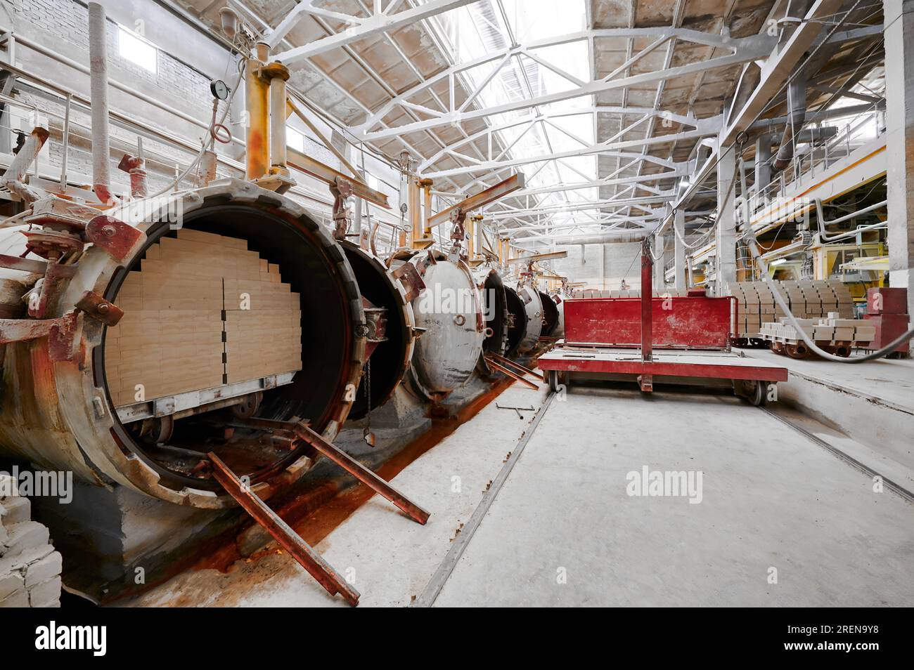 Offene Aufschlussautoklavierhärtung in Werkstätten Stockfoto