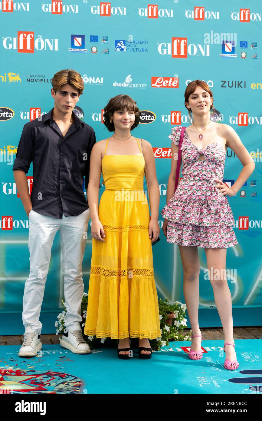 Giffoni Valle Piana, Salerno, Italien. 28. Juli 2023. Italienische Schauspieler Andrea Arru, Flavia Leone und Fiamma Parente nehmen am Giffoni Film Festival 2023 am 28. Juli 2023 in Giffoni Valle Piana, Salerno, Italien (Kreditbild: © Francesco Luciano/ZUMA Press Wire) NUR REDAKTIONELLER GEBRAUCH! Nicht für den kommerziellen GEBRAUCH! Stockfoto