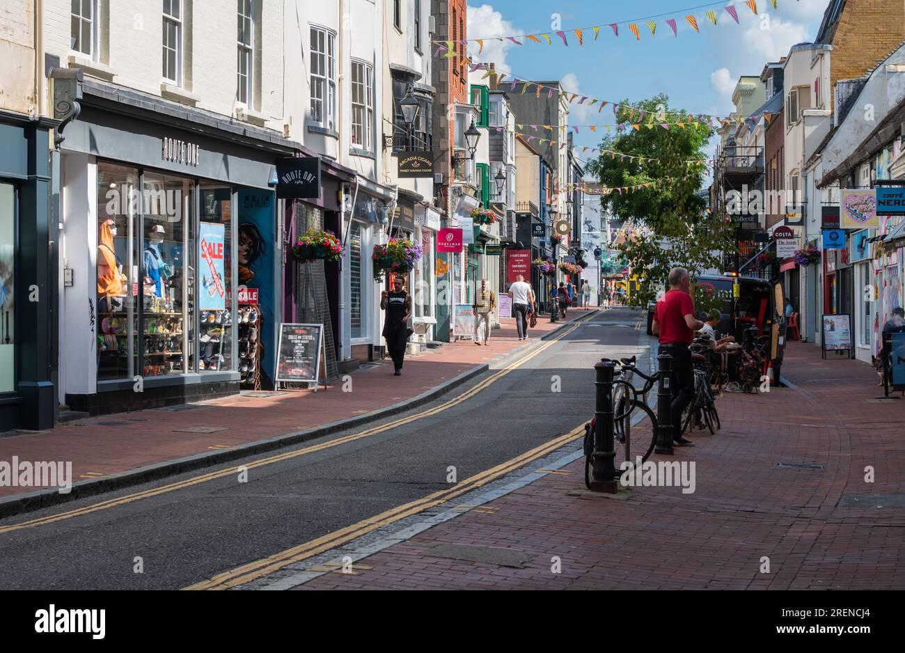 Blick auf die Bond Street in den Geschäften in Brighton, Brighton & Hove, East Sussex, England, Großbritannien. Stockfoto