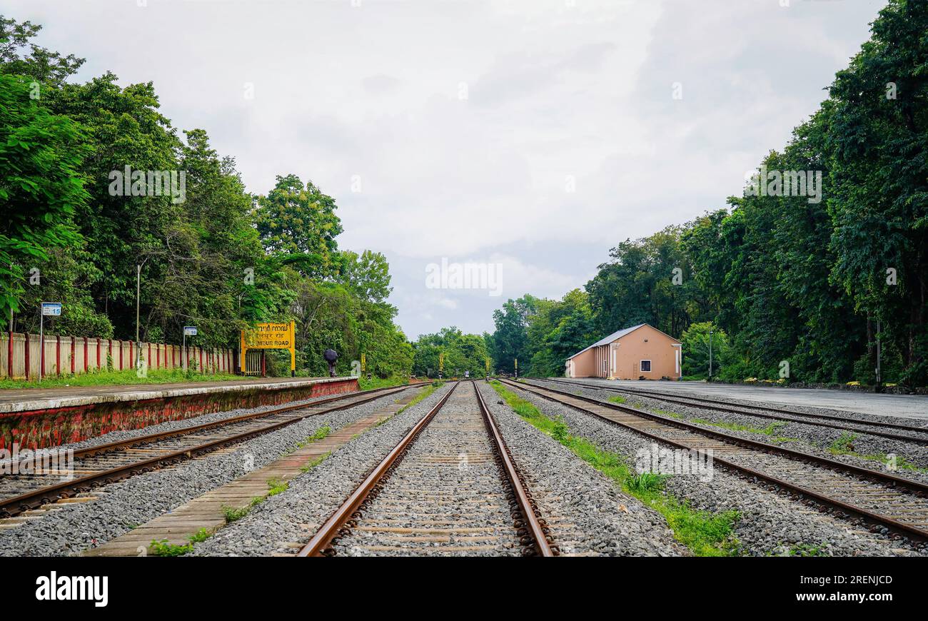 Der Bahnhof Nilambur Road ist ein Bahnhof, der die Stadt Nilambur im Malappuram-Bezirk Kerala, Indien, bedient. 10. Juli 2023 Stockfoto