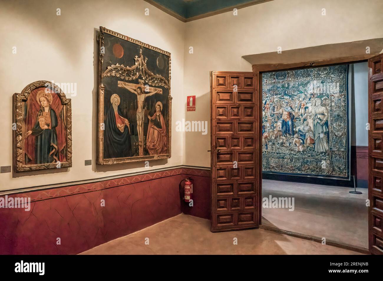 Die Santa María Stiftung restauriert Wandteppiche aus dem Diözesanmuseum von Albarracín, dem Bischofspalast des 18. Jahrhunderts, Teruel, Aragon, Spanien. Stockfoto