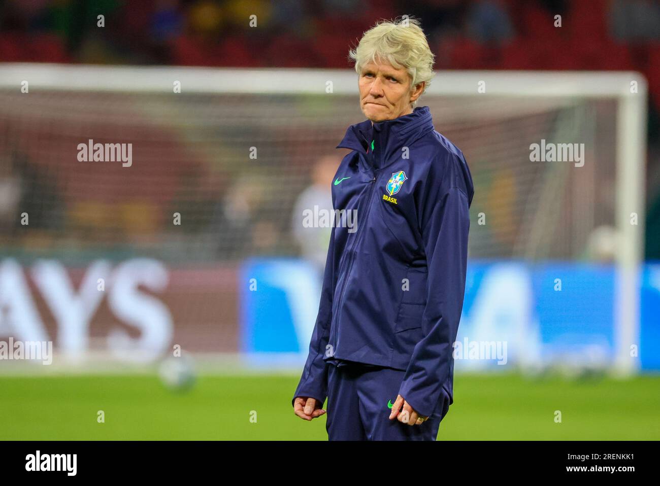 Brazil's head coach Sundhage Pia watches her team warm up ahead of the Women's World Cup Group F soccer match between France and Brazil in Brisbane, Australia, Saturday, July 29, 2023. (AP Photo/Tertius Pickard) Stockfoto
