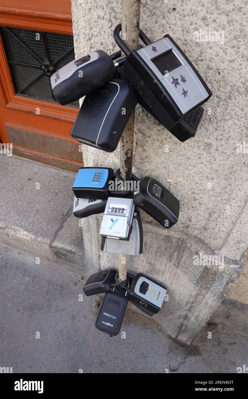 Ungarn, Budapest, Airbnb-Schlüsselsafes // Ungarn, Budapest, Airbnb Key Safes Stockfoto