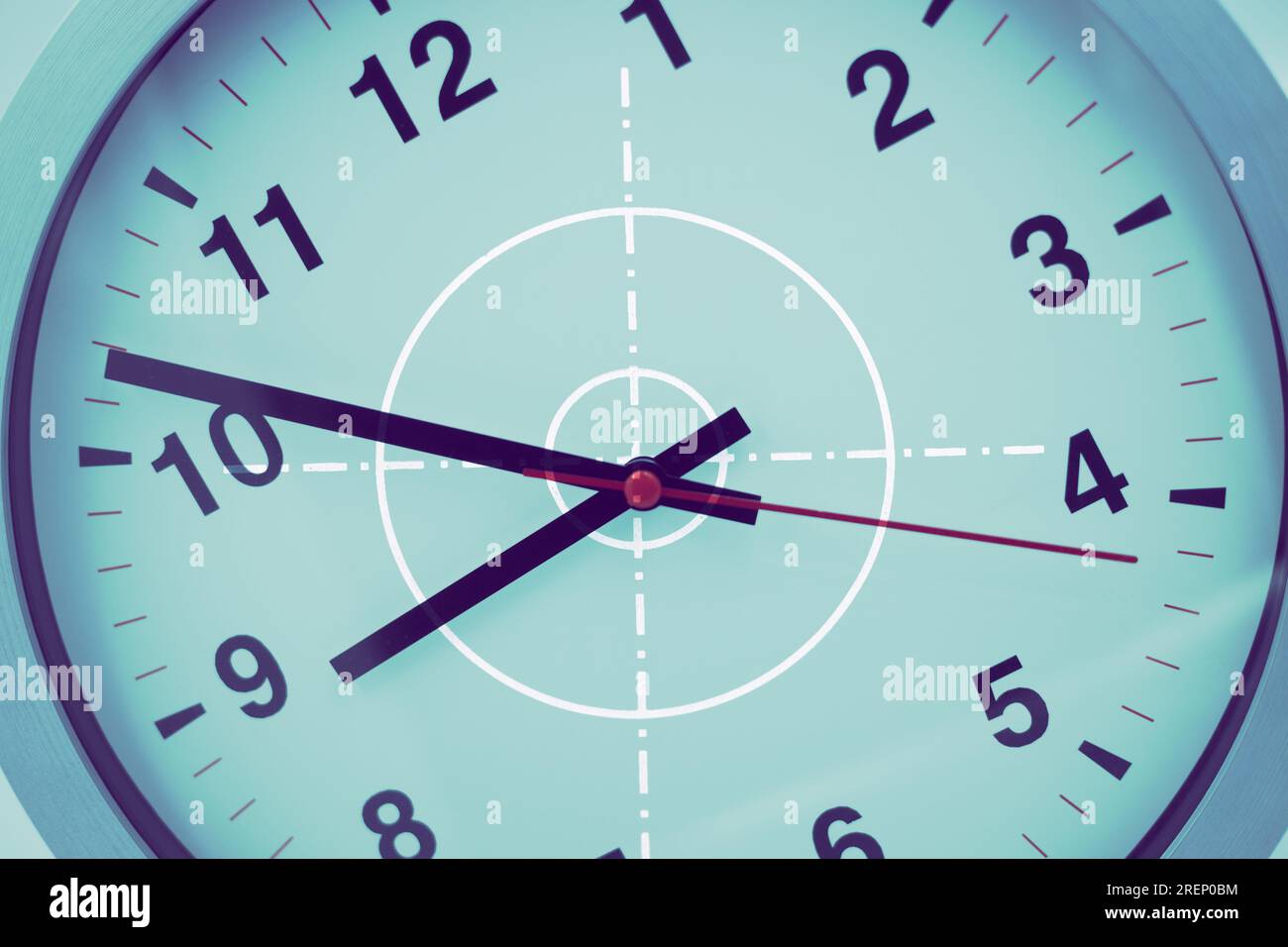 Zeiterfassung als Ziel für präzise Zeiten oder Zeitgenauigkeit in Minuten und Sekunden tiktok bis zum Geschäftserfolg Stockfoto