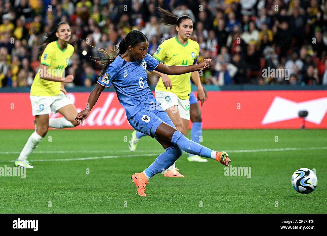 Brisbane, Australien. 29. Juli 2023. Sandie Toletti (C) aus Frankreich schießt beim Spiel der Gruppe F zwischen Brasilien und Frankreich auf der FIFA Women's World Cup 2023 in Brisbane, Australien, am 29. Juli 2023. Kredit: Xiong Qi/Xinhua/Alamy Live News Stockfoto