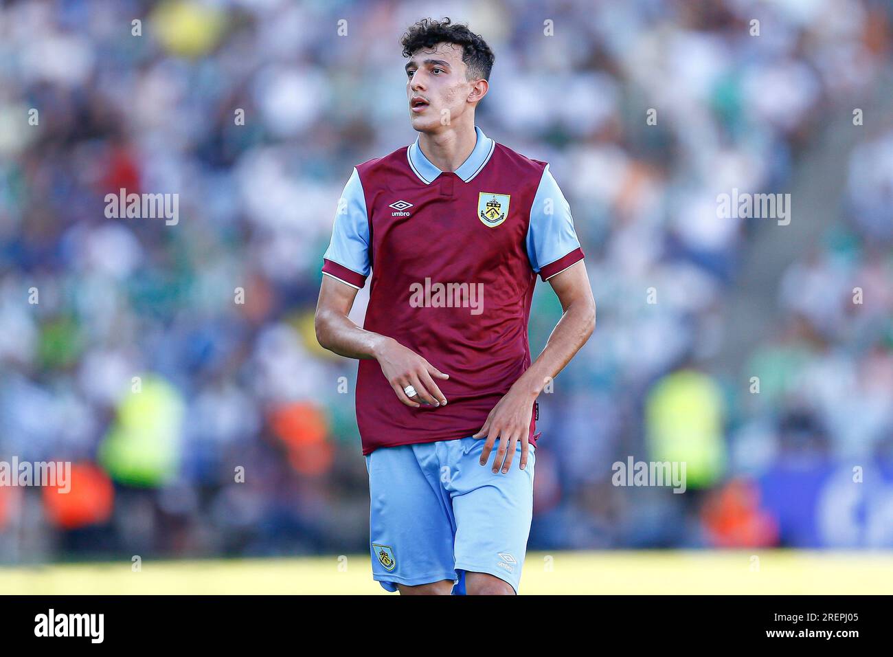 Huelva, Spanien. 28. Juli 2023. Ameen Al Dakhil vom Burnley FC während des Real Betis gegen Burnley FC, freundschaftliches Spiel im Nuevo Colombino Stadium am 28. Juli 2023 in Huelva, Spanien. (Foto: Antonio Pozo/PRESSINPHOTO) Kredit: PRESSINPHOTO SPORTS AGENCY/Alamy Live News Stockfoto