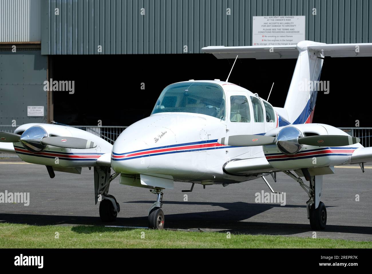 Buche 76 Duchess, zweimotoriges Flugzeug Stockfoto