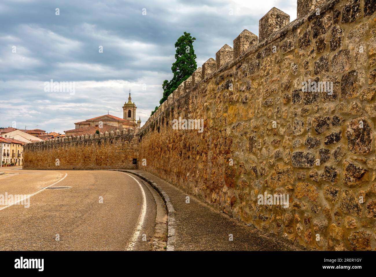 Peterskirche und Kloster in Santo Domingo de Silos. Santo Domingo de Silos ist eine Gemeinde in der Provinz Burgos, Casti Stockfoto