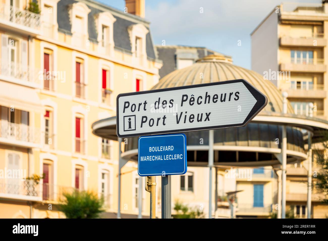 Hinweisschild zu den Häfen in Biarritz, Frankreich Stockfoto