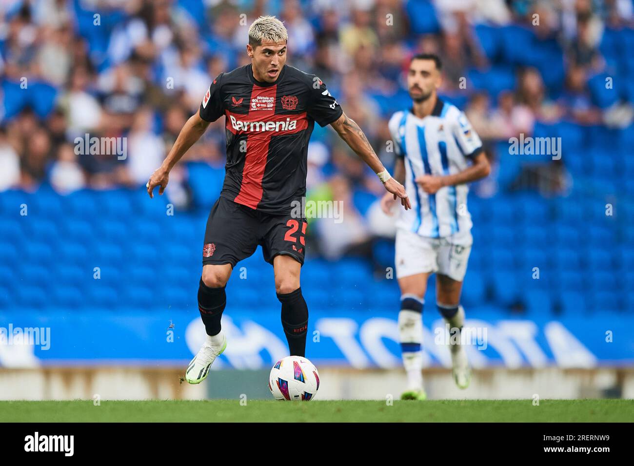 San Sebastian, Spanien. 29. Juli 2023. Exequiel Palacios von Bayer 04 Leverkusen während des Vorsaison-Freundschaftsspiels zwischen Real Sociedad und Bayer Leverkusen spielte am 29. Juli 2023 im reale Arena Stadium in San Sebastian, Spanien. (Foto: Cesar Ortiz/PRESSINPHOTO) Kredit: PRESSINPHOTO SPORTS AGENCY/Alamy Live News Stockfoto