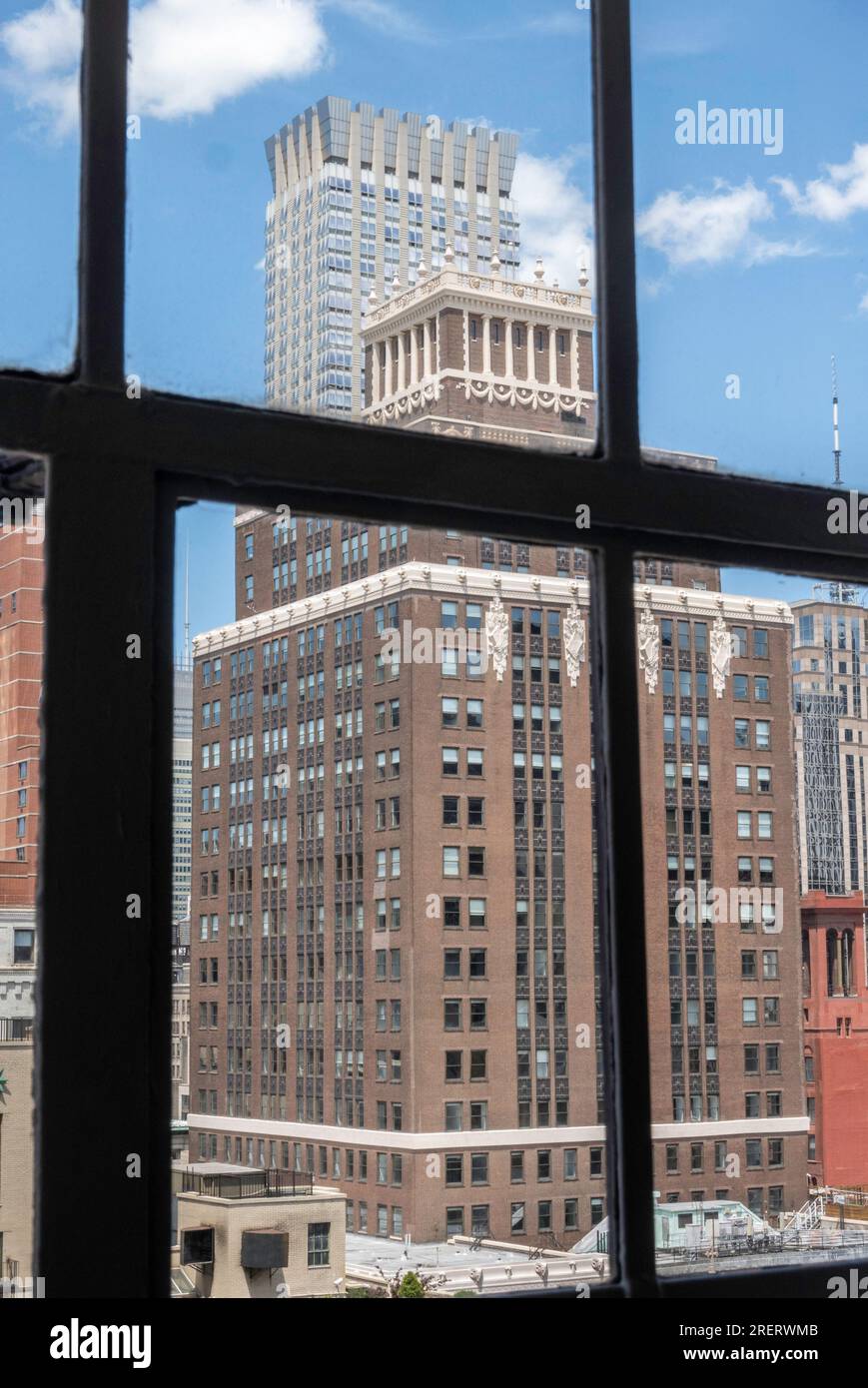 Das Bürogebäude in der 200 Madison Avenue, aus Sicht einer Wohnung in Murray Hill, 2023, New York City, Stockfoto