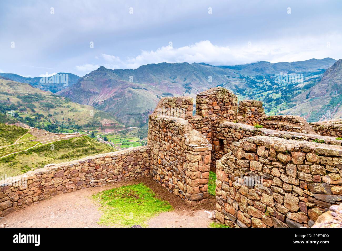 Blick auf die archäologische Inka-Ruine in Pisac, Heiliges Tal, Peru Stockfoto