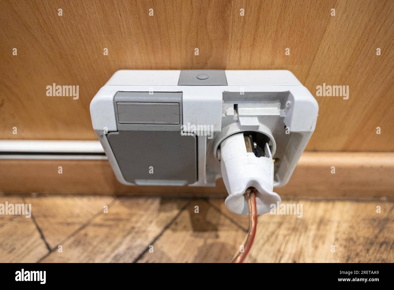Defekte elektrische Ausrüstung Unfallgefahr: Stromschlag Stockfoto Defekte elektrische Ausrüstung Unfallgefahr: Stromschlag Stockfoto