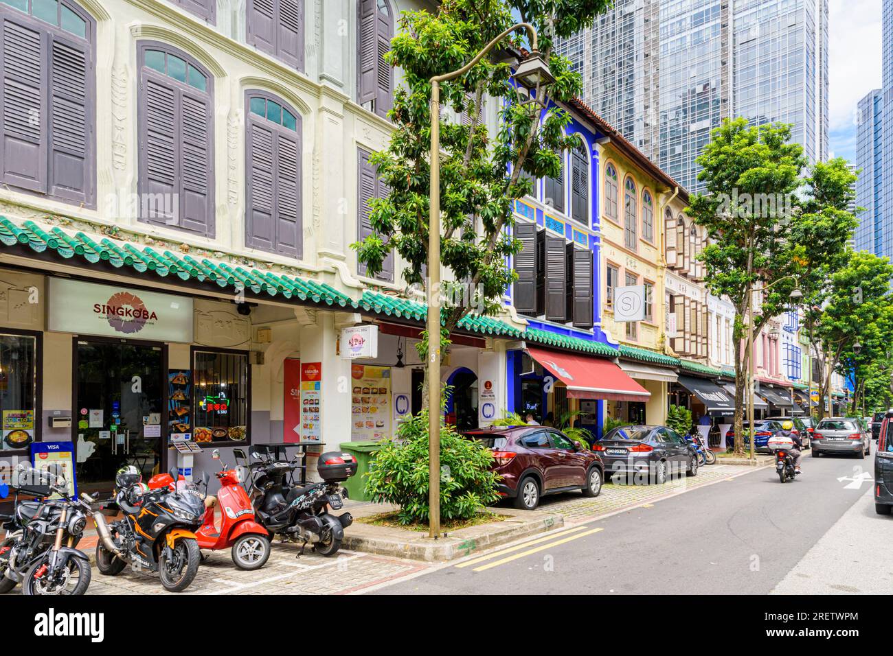 Farbenfrohe Einkaufshäuser in der Telok Ayer Street, Singapur Stockfoto