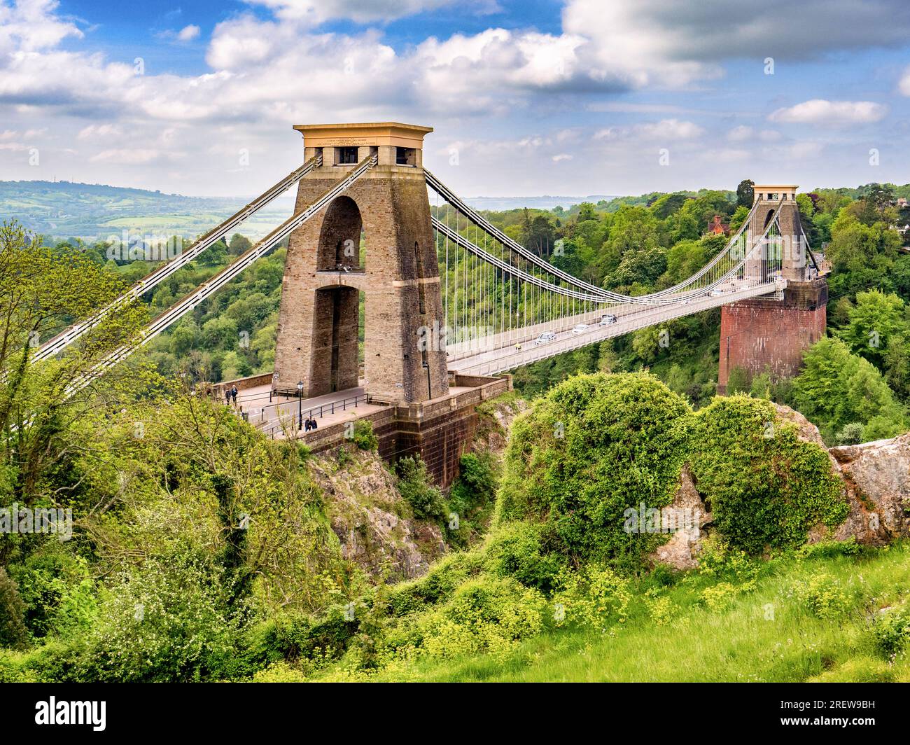 12. Mai 2023: Bristol, Vereinigtes Königreich - Clifton Suspension Bridge, entworfen von I K Brunel, überquert die Avon-Schlucht stromabwärts vom Zentrum von Bristol. Stockfoto