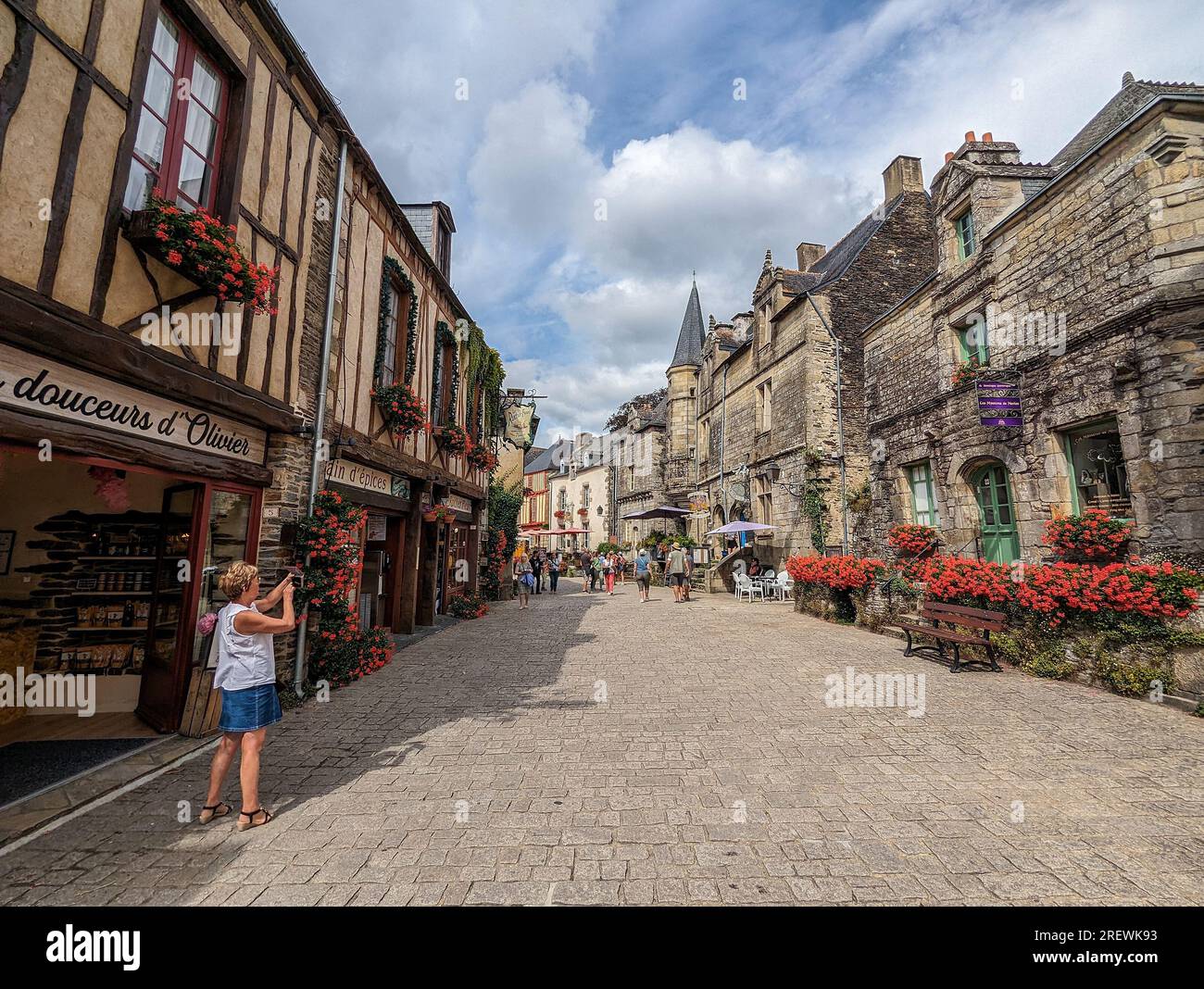 Schloss de rochefort en terre Fotos und Bildmaterial in hoher