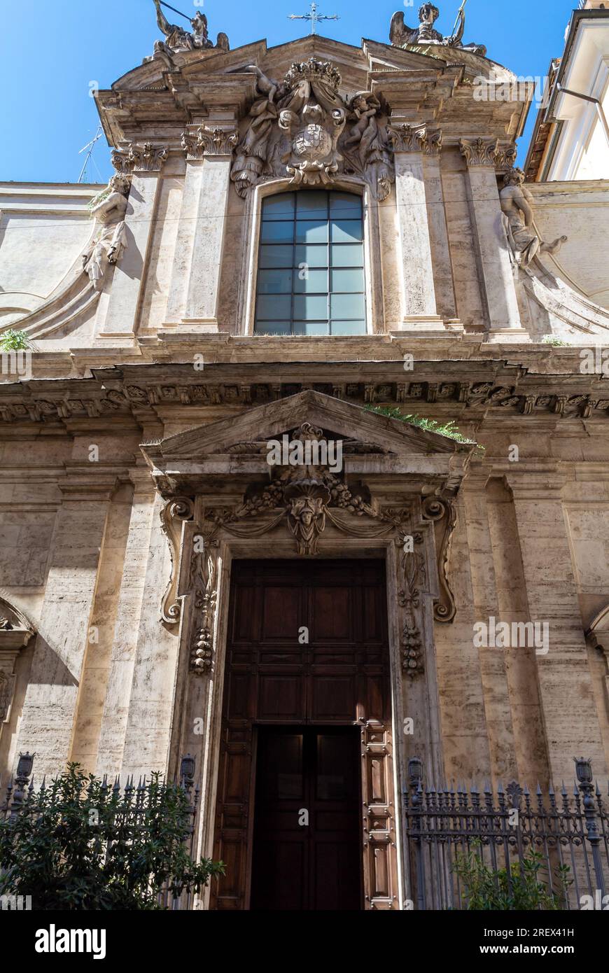 Rom, Latium, Italien, die Fassade der Kirche des heiligen antonius portugals (auf Italienisch: chiesa di sant'antonio dei portoghesi) Stockfoto