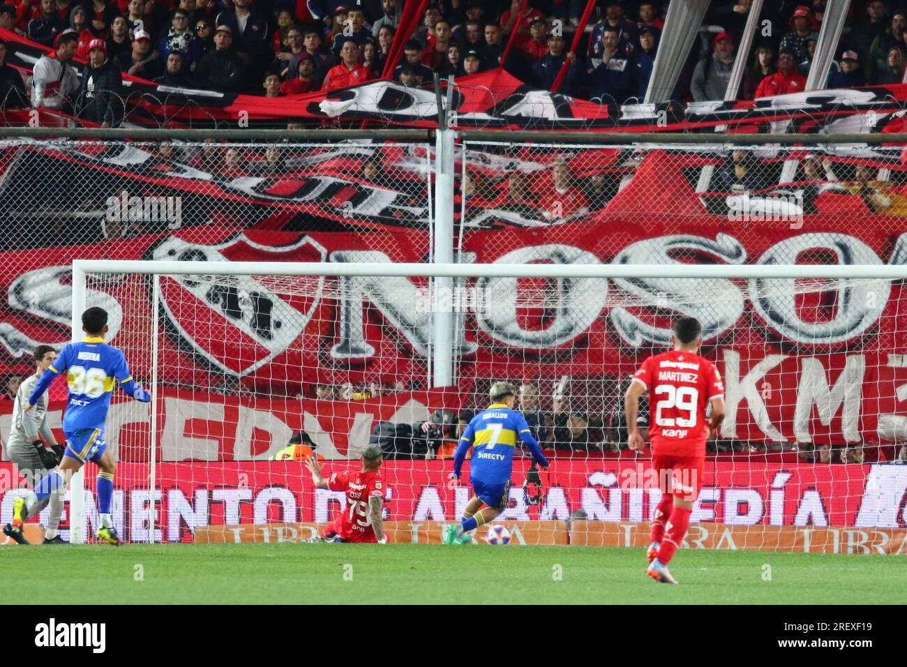 Buenos Aires, Argentinien. 29. Juli 2023. Ezequiel Zeballos von Boca Juniors feiert sein Tor bei einem Derby für die 27. Runde des argentinischen Liga Profesional de Fútbol Binance Cup im Libertadores de América Stadion ( Kredit: Néstor J. Beremblum/Alamy Live News Stockfoto